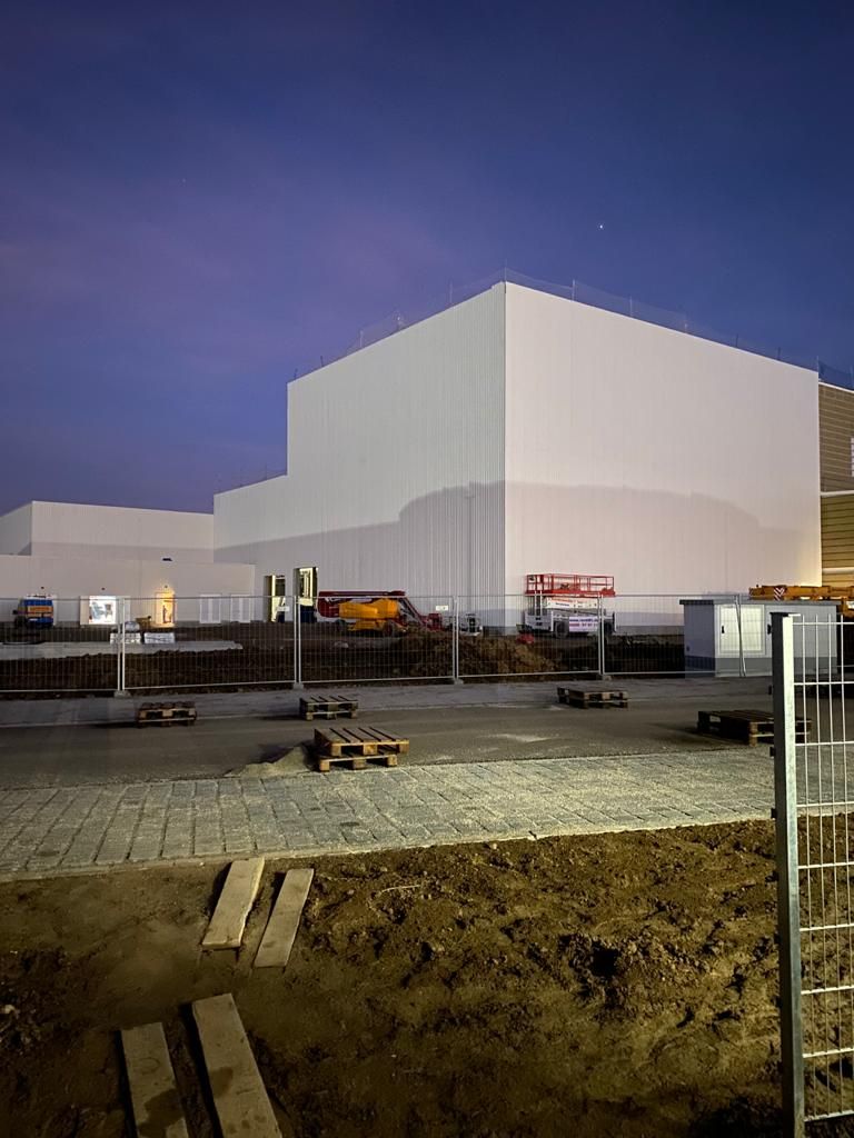 Bayluk Industrielle Dach- und Fassadentechnik GmbH | Referenzen | Bauvorhaben Hirotec in Geiselhöring