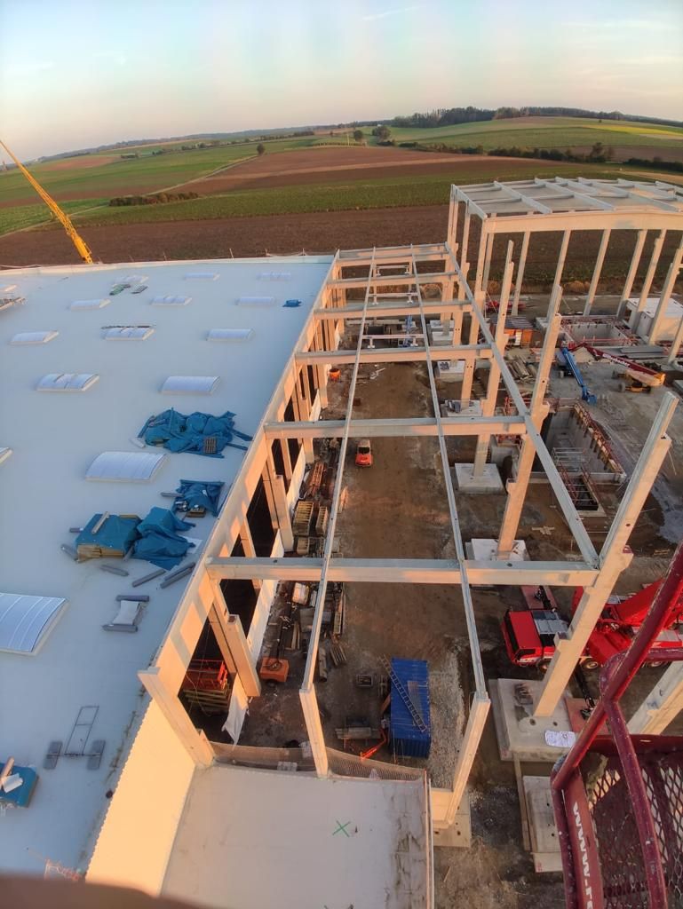 Bayluk Industrielle Dach- und Fassadentechnik GmbH | Referenzen | Bauvorhaben Hirotec in Geiselhöring