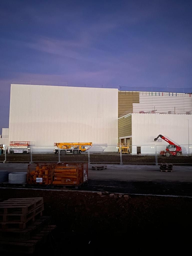 Bayluk Industrielle Dach- und Fassadentechnik GmbH | Referenzen | Bauvorhaben Hirotec in Geiselhöring