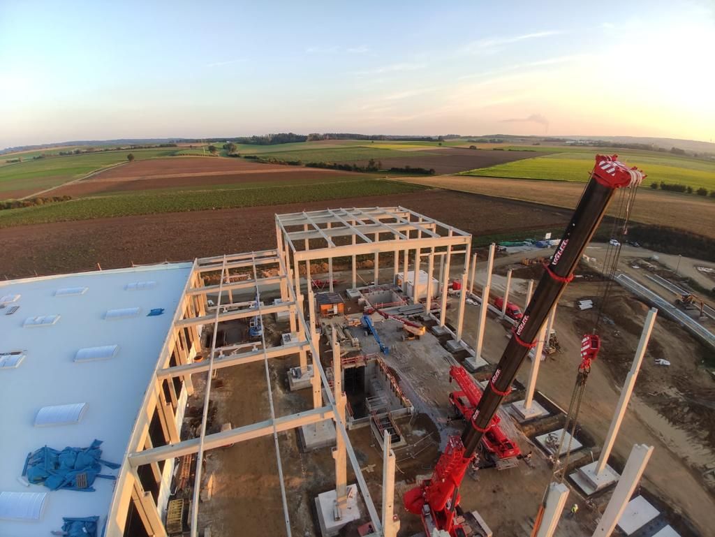 Bayluk Industrielle Dach- und Fassadentechnik GmbH | Referenzen | Bauvorhaben Hirotec in Geiselhöring